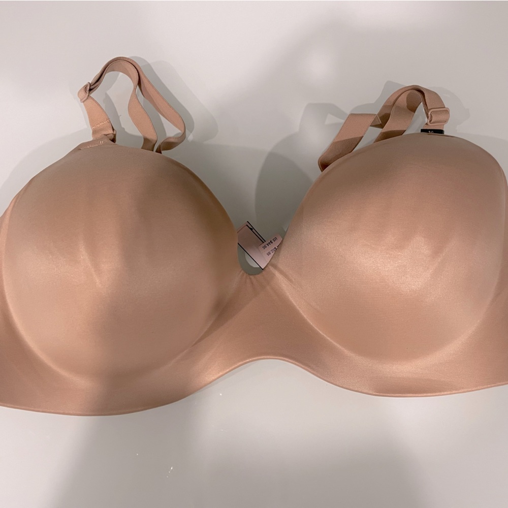 Victoria’s Secret infinity flex nursing bra size 38C.